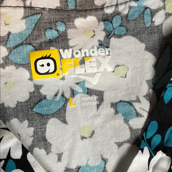 Scrub Set - Picture 4 of 5